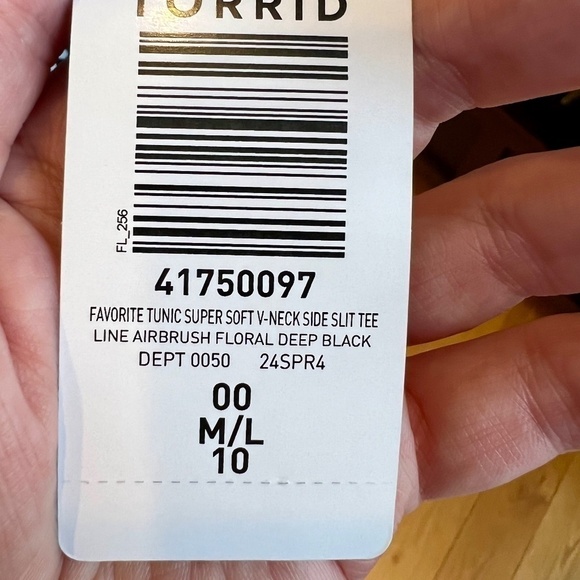 TORRID Women's Favorite Tunic Super Soft V-Neck Side Slit Tee 10 NWT - Picture 4 of 4